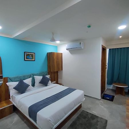 Hotel Lee Park อาเมดาบัด ภายนอก รูปภาพ