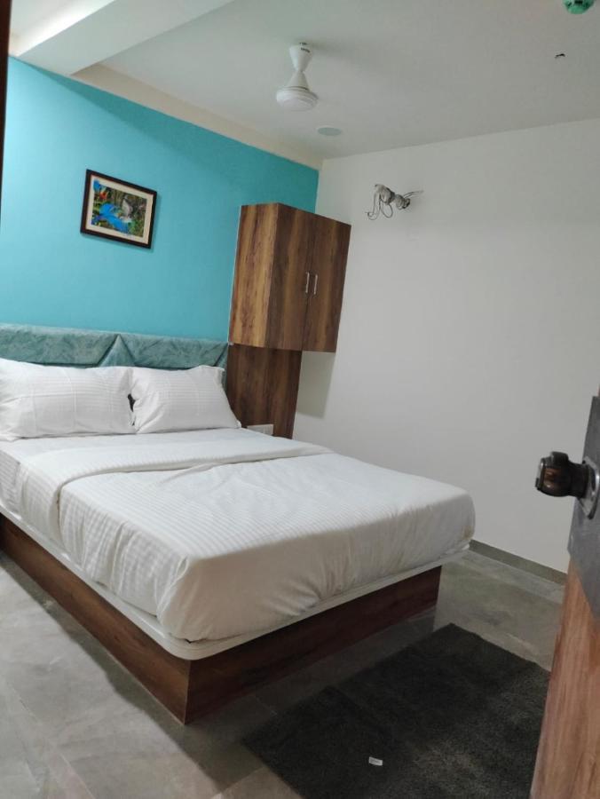 Hotel Lee Park อาเมดาบัด ภายนอก รูปภาพ