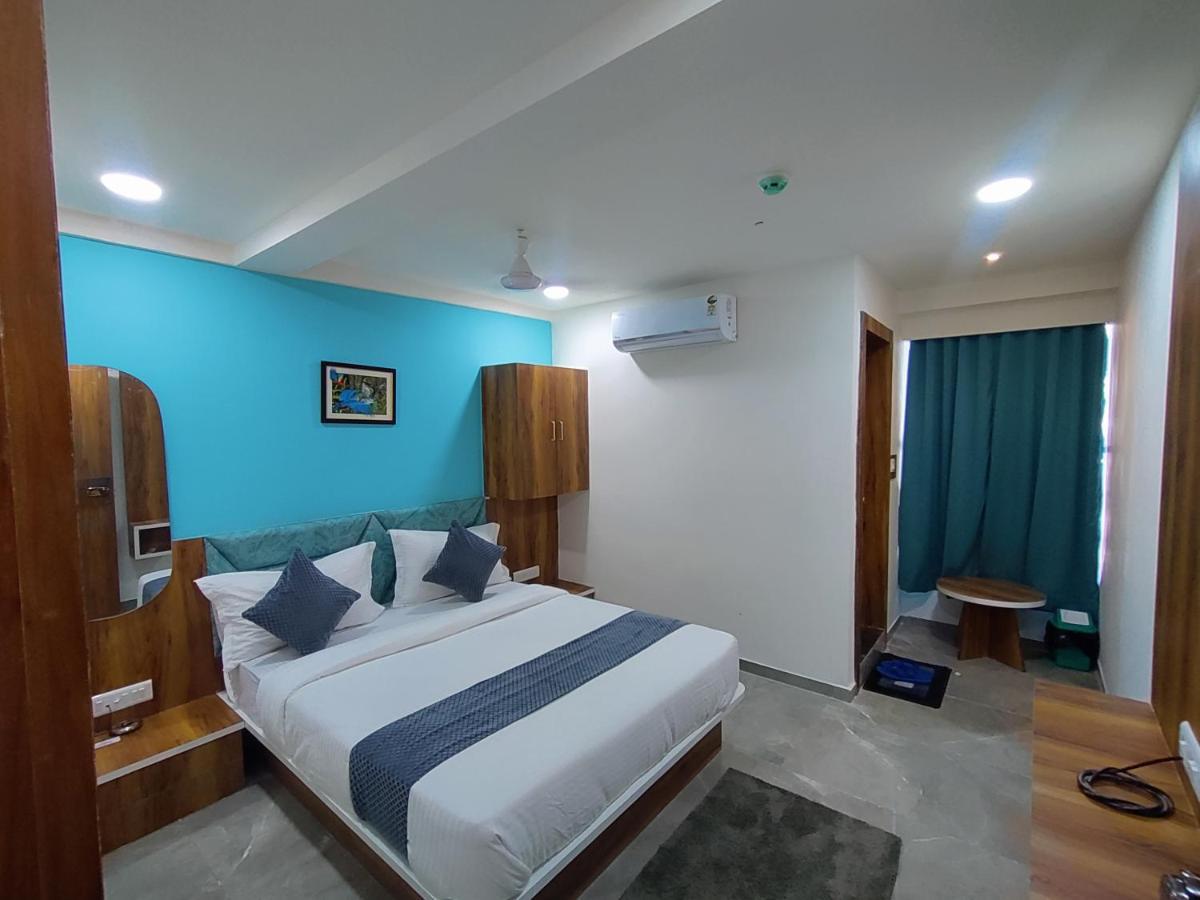 Hotel Lee Park อาเมดาบัด ภายนอก รูปภาพ