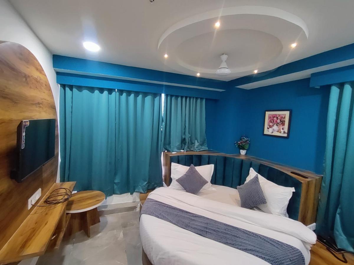 Hotel Lee Park อาเมดาบัด ภายนอก รูปภาพ
