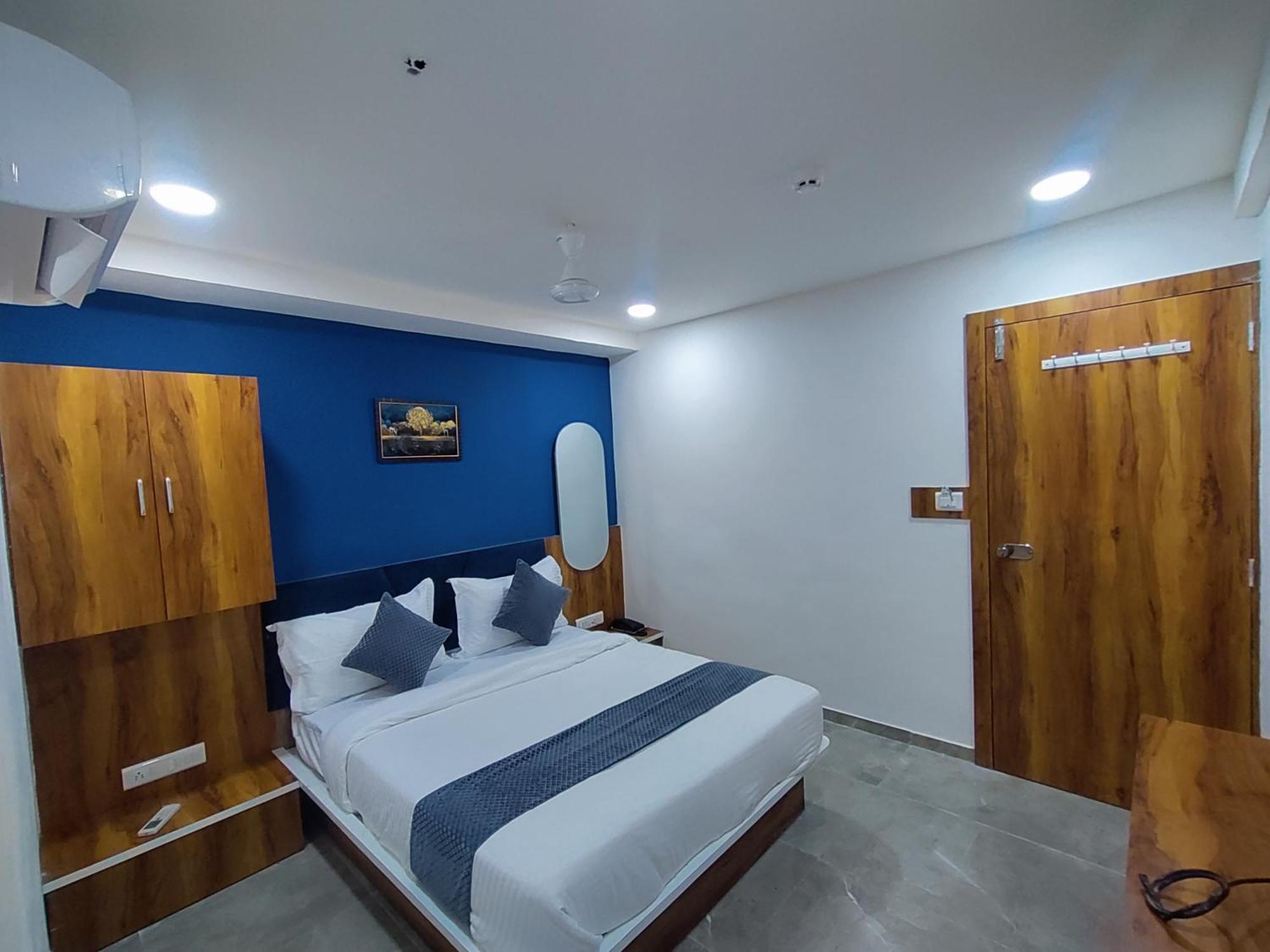 Hotel Lee Park อาเมดาบัด ภายนอก รูปภาพ
